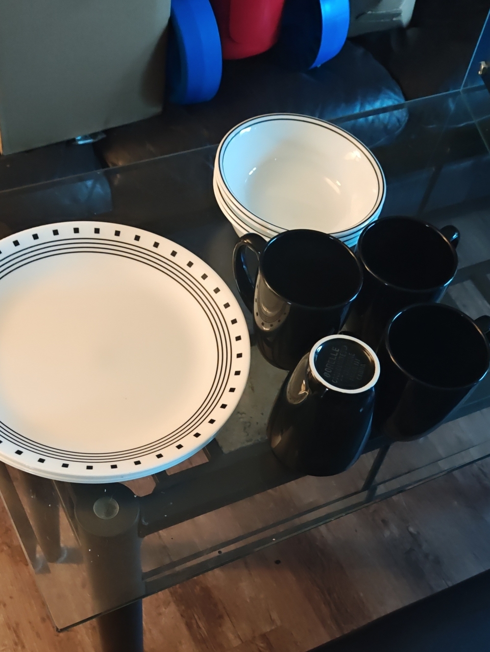 Corelle 12pc Set - Picture 3 of 3